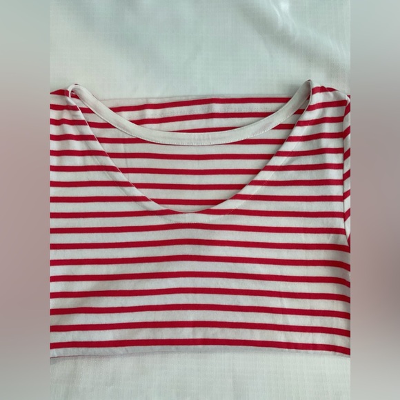 GAP Red and White Striped Short Sleeve Tee - Picture 4 of 6
